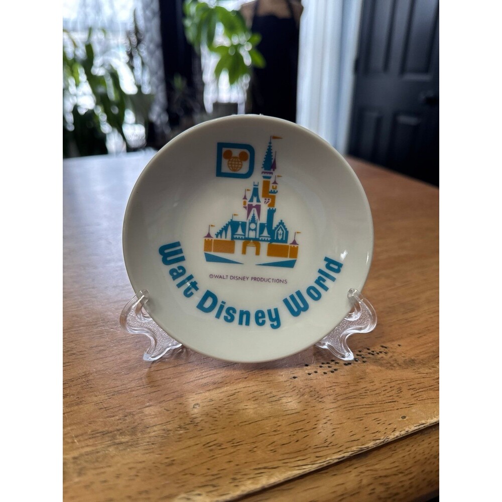 vintage, 4-inch souvenir miniature plate from Walt Disney World